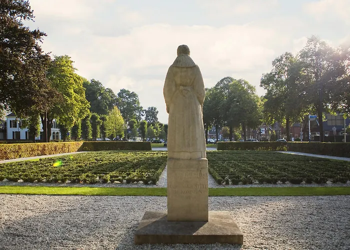 霍夫万普滕酒店 4*